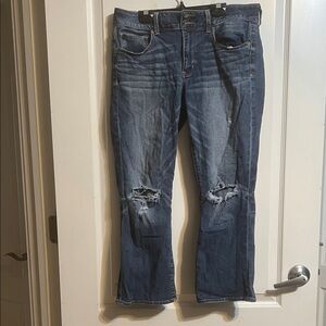American Eagle Outfitters Blue ripped crop Jeans